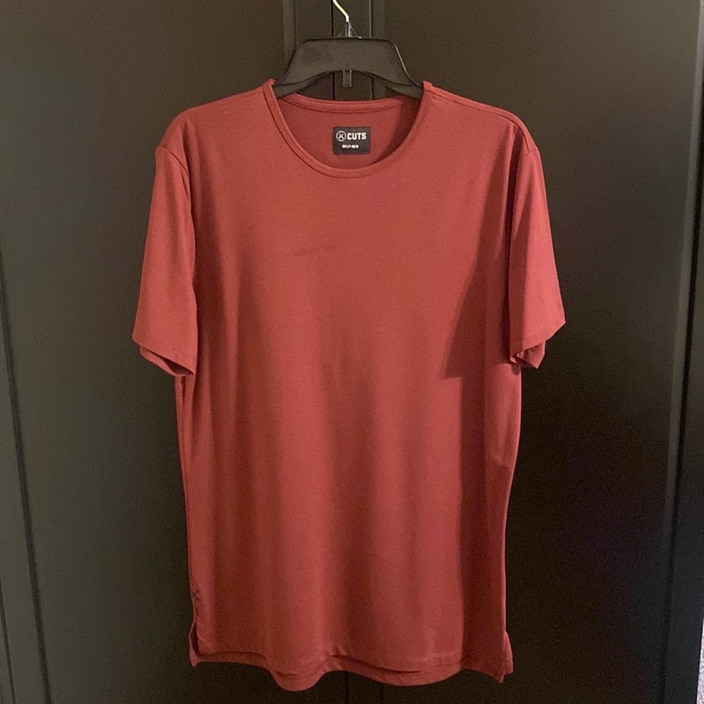Crew Split-Hem | Cabernet Signature-fit PYCA Pro
